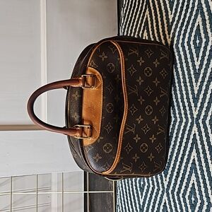 ⭐️Louis Vuitton tote purse